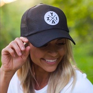 ZYIA || X Mesh Hat
